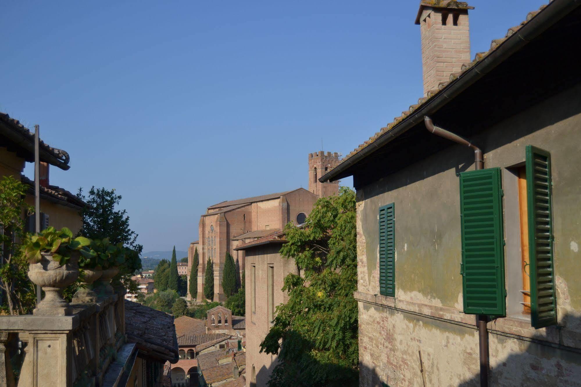 La Casa Di Antonella Hotel Siena Bagian luar foto