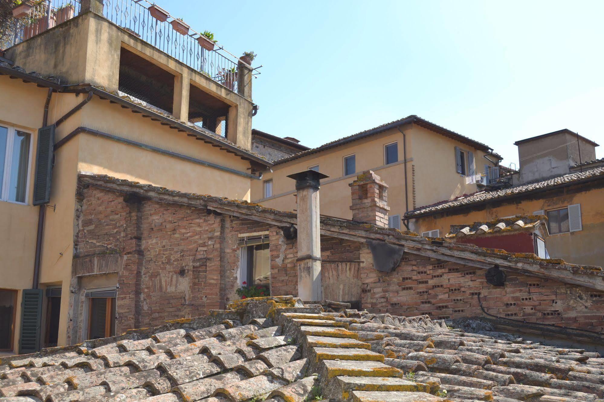 La Casa Di Antonella Hotel Siena Bagian luar foto