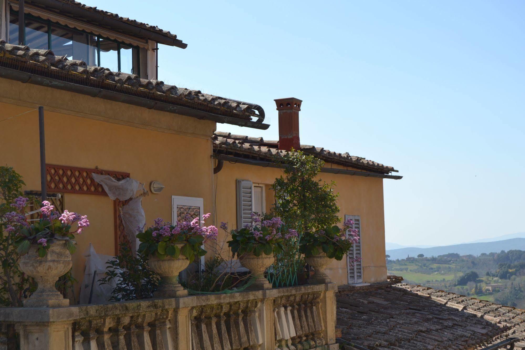 La Casa Di Antonella Hotel Siena Bagian luar foto