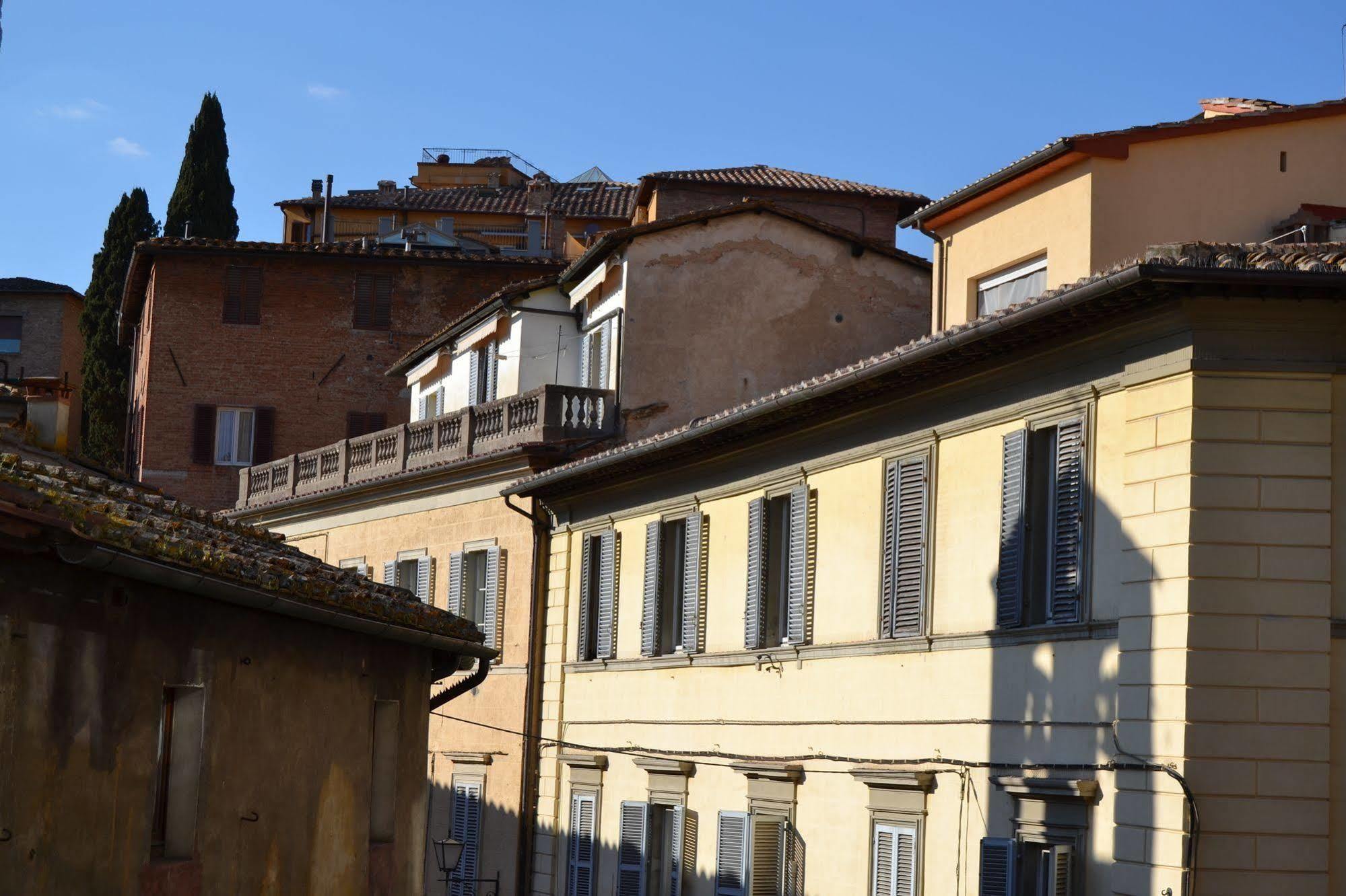 La Casa Di Antonella Hotel Siena Bagian luar foto